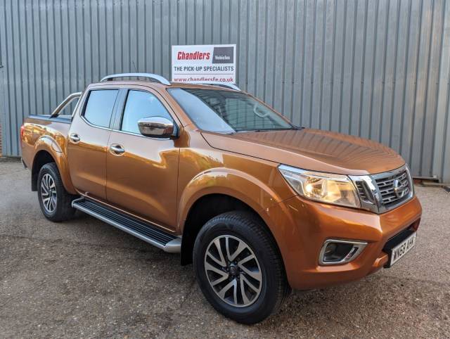 Nissan Navara Double Cab Pick Up N-Connecta 2.3dCi 190 4WD Pick Up Diesel Yellow